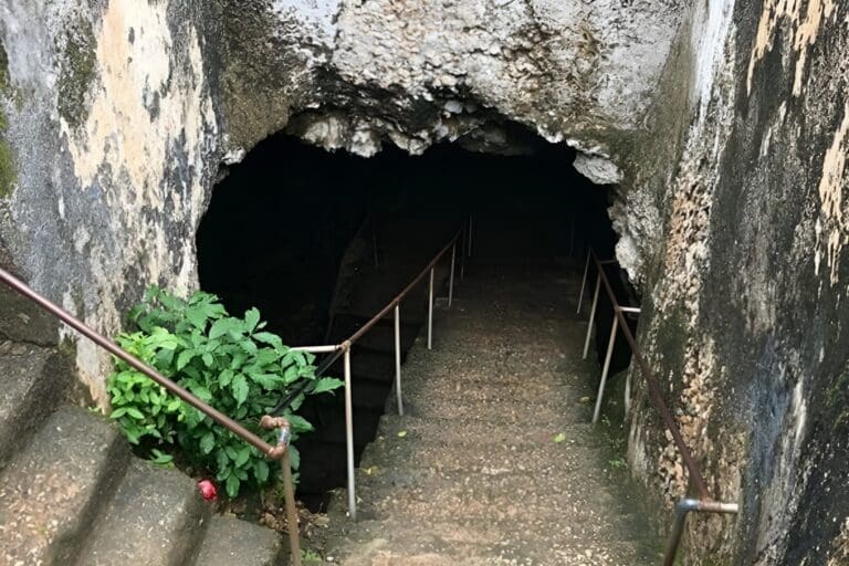 Mangapwani Historische Grot